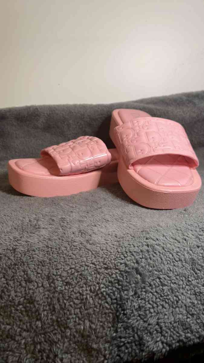 pink Dior sandals size 8 - Cairo, New York - FleaMarketBay