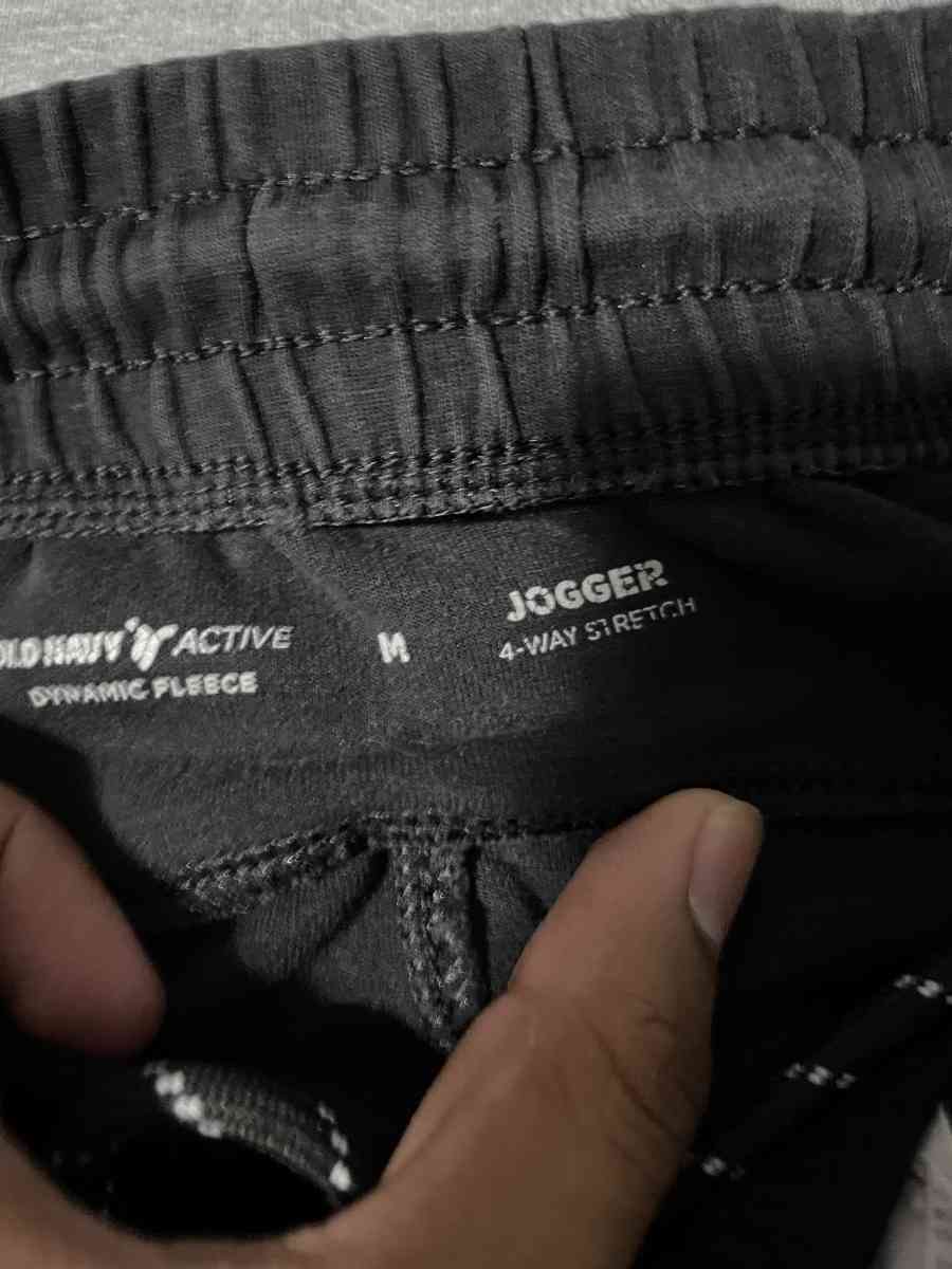 old navy black and white pants medium size - Summit Argo, Illinois