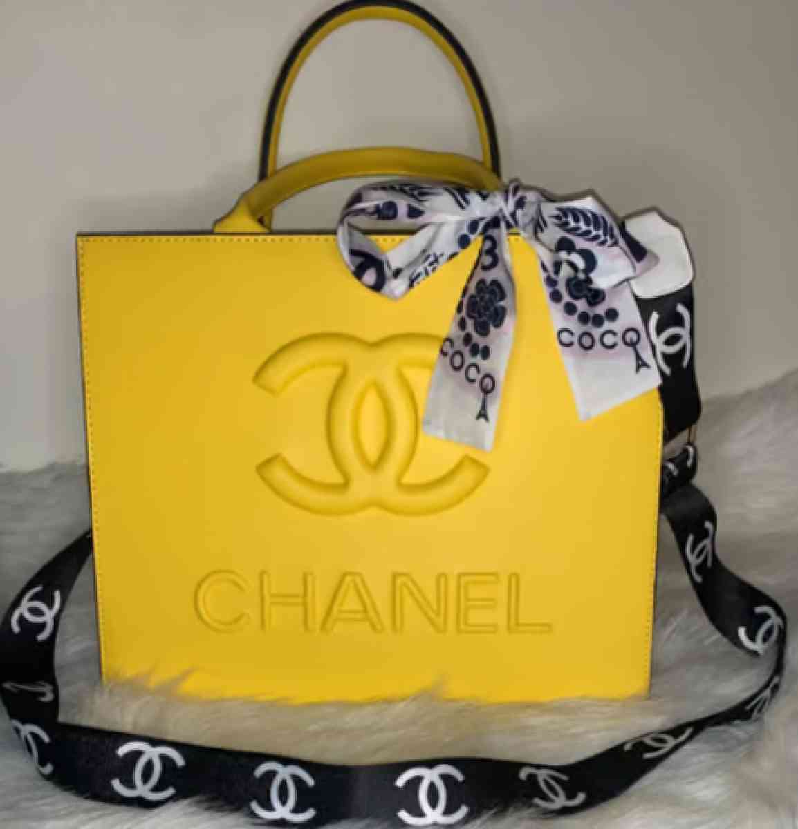 Classic Leather Faltering Chanel Hand Bag - Chicago, Illinois - FleaMarketBay