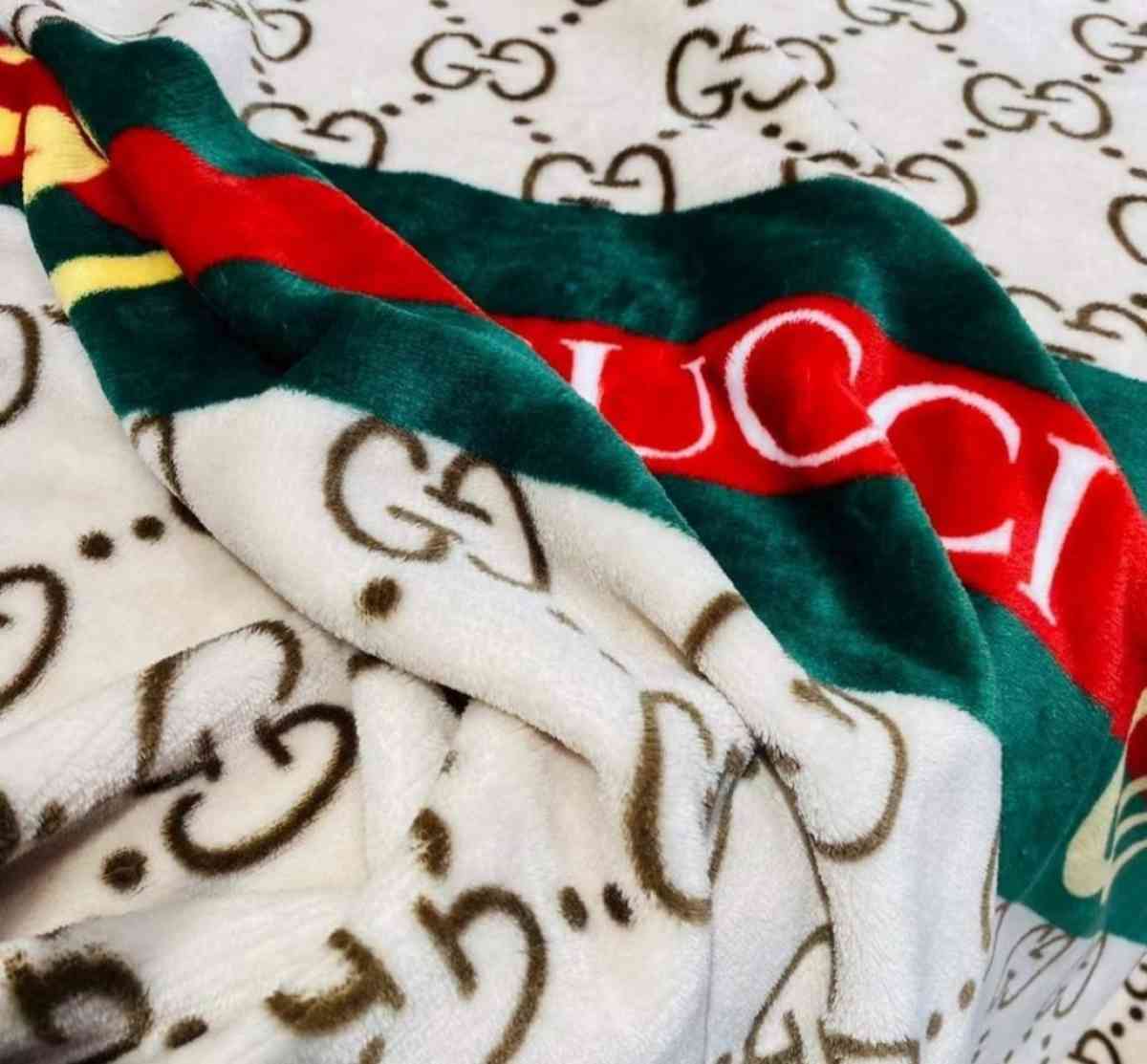 soft blankets - Mission Viejo, California - FleaMarketBay