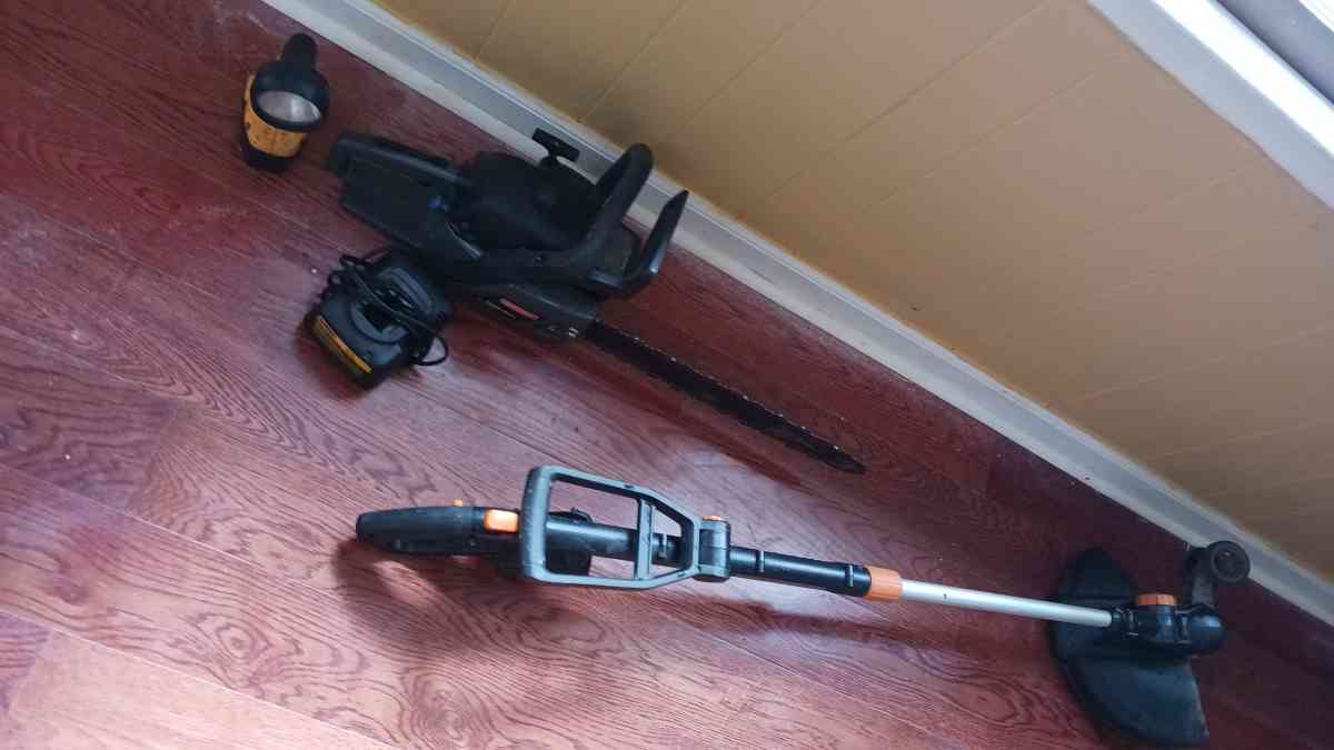 toolbox air compressor with 50 ft hose generator chainsaw - Atlanta, Georgia - FleaMarketBay