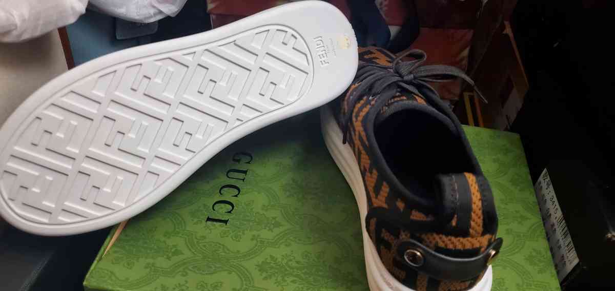 FBrown sneaker shoes - Mission Viejo, California - FleaMarketBay