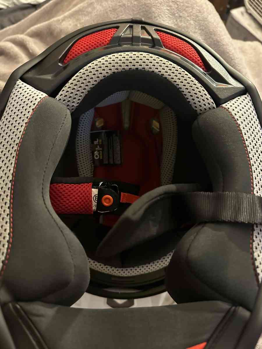 ONeal sierra moto helmet dot approved - Cleveland, Oklahoma - FleaMarketBay