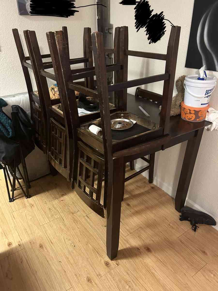 5 chair table - Austin, Texas - FleaMarketBay