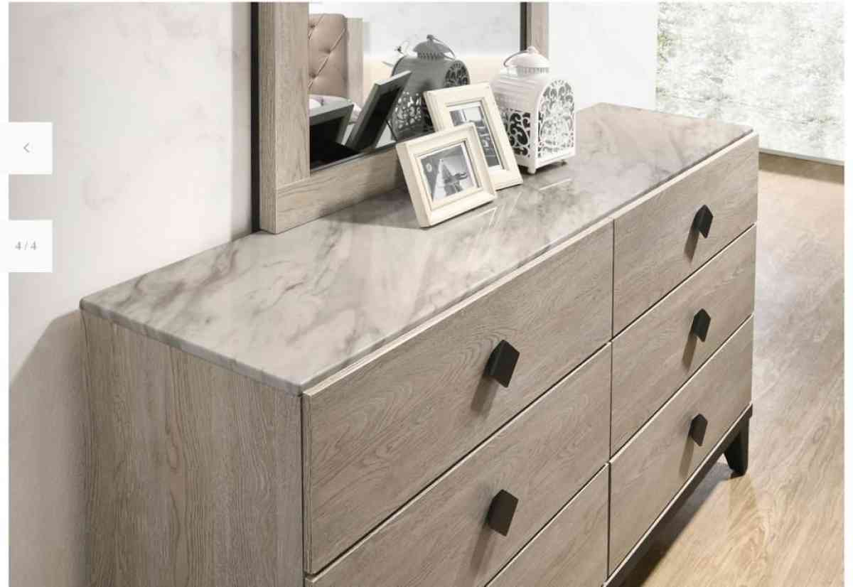 Bedroom set complete with premium quality and colors - Richardson, Texas - FleaMarketBay