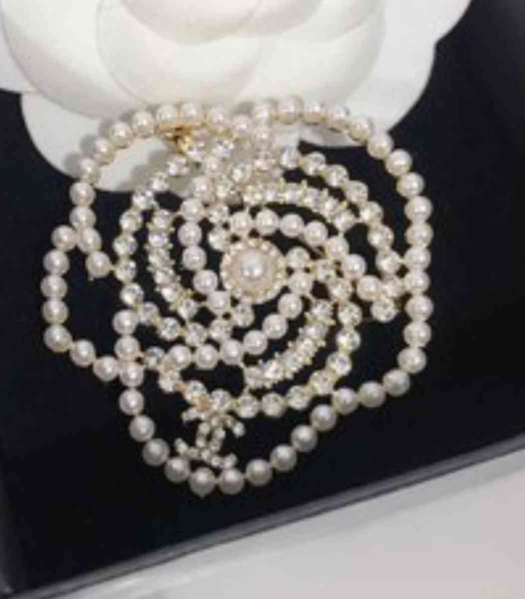 brooches cc pin - Mission Viejo, California - FleaMarketBay