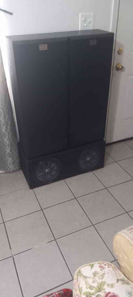 Speakers - Bakersfield, California - FleaMarketBay
