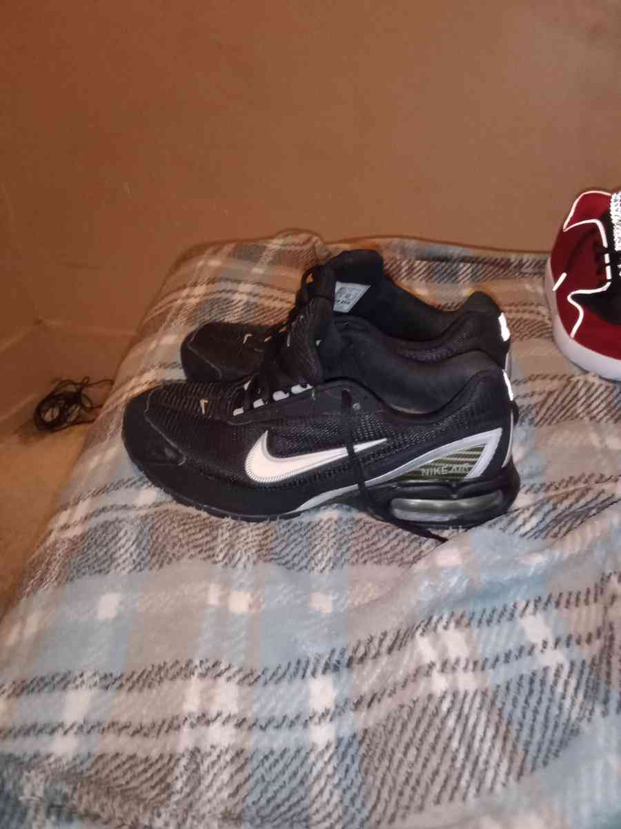 Air max torch 3 size 9 - Detroit, Michigan - FleaMarketBay