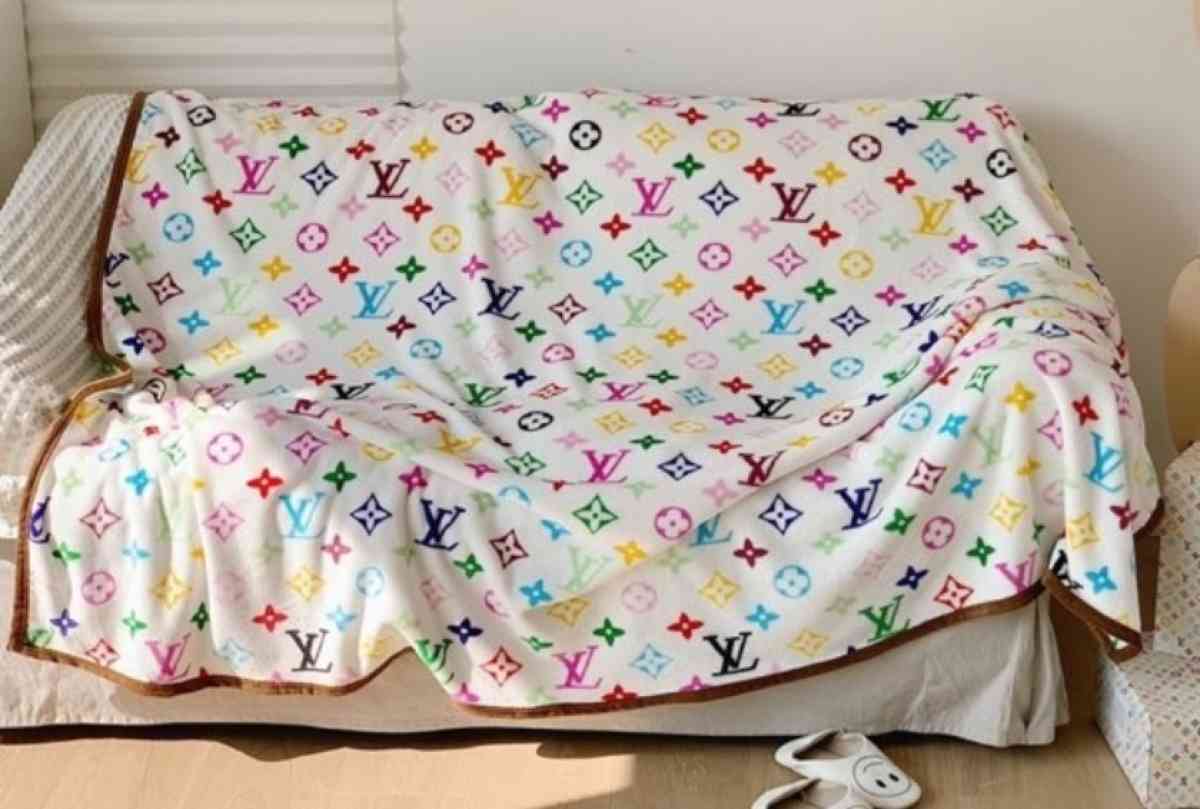 blankets soft - Mission Viejo, California - FleaMarketBay