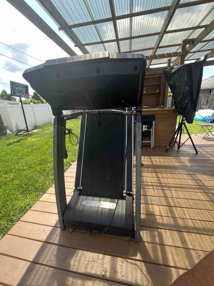 treadmill - Port Saint Lucie, Florida - FleaMarketBay