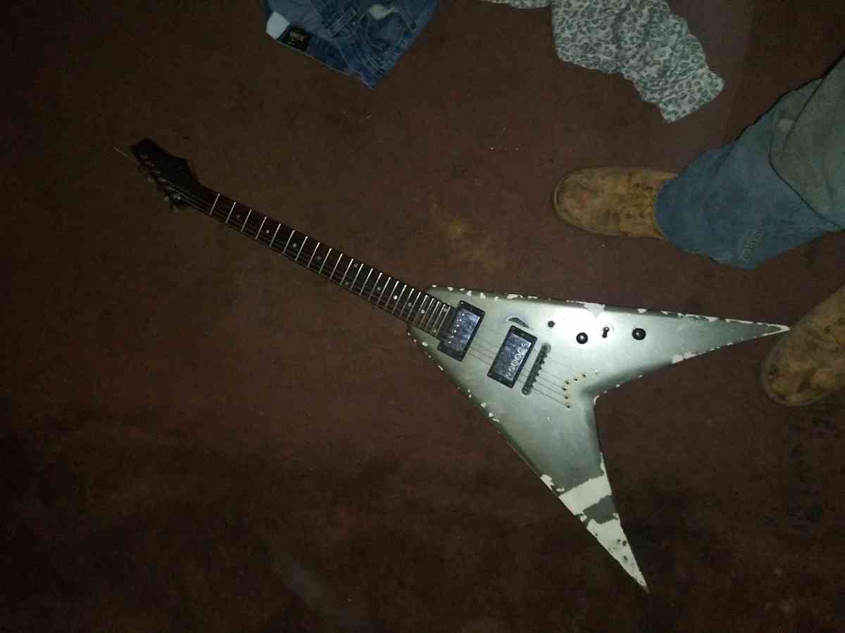 2 guitars - Marion, Arkansas