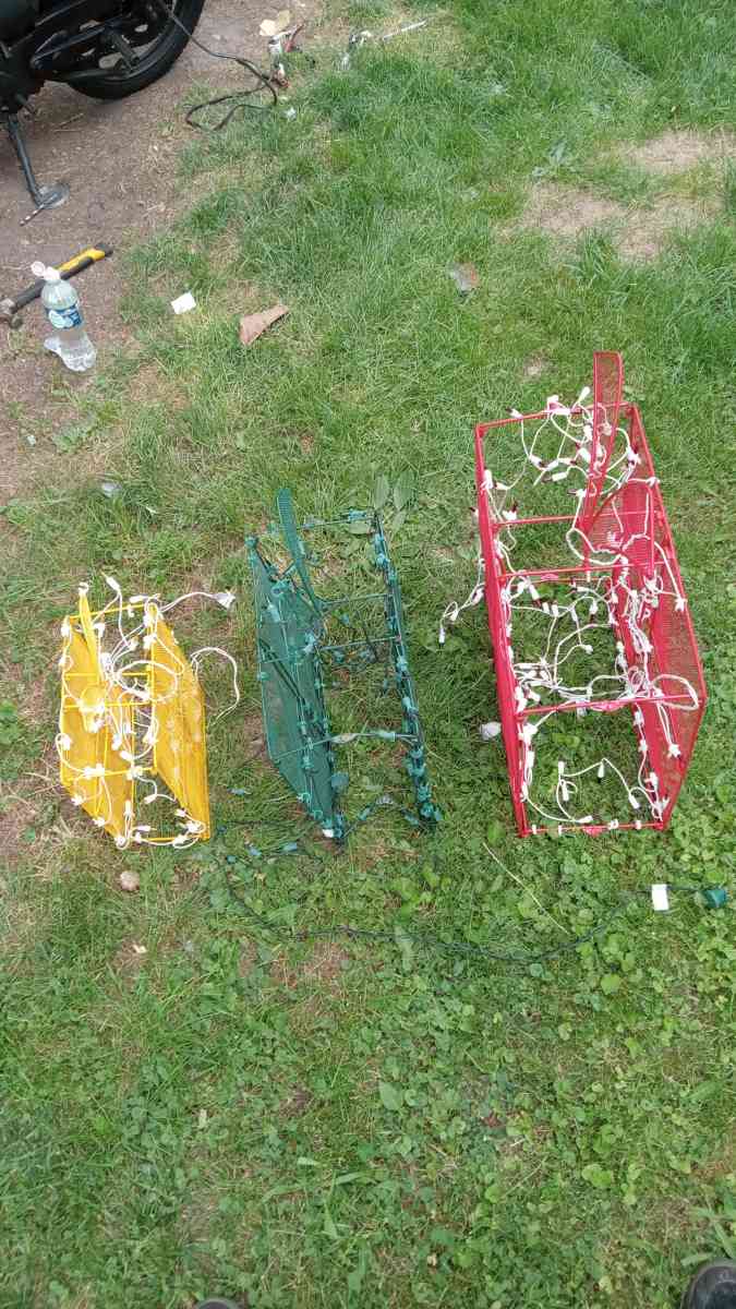 Christmas Outside Light Decoration - Manteno, Illinois - FleaMarketBay