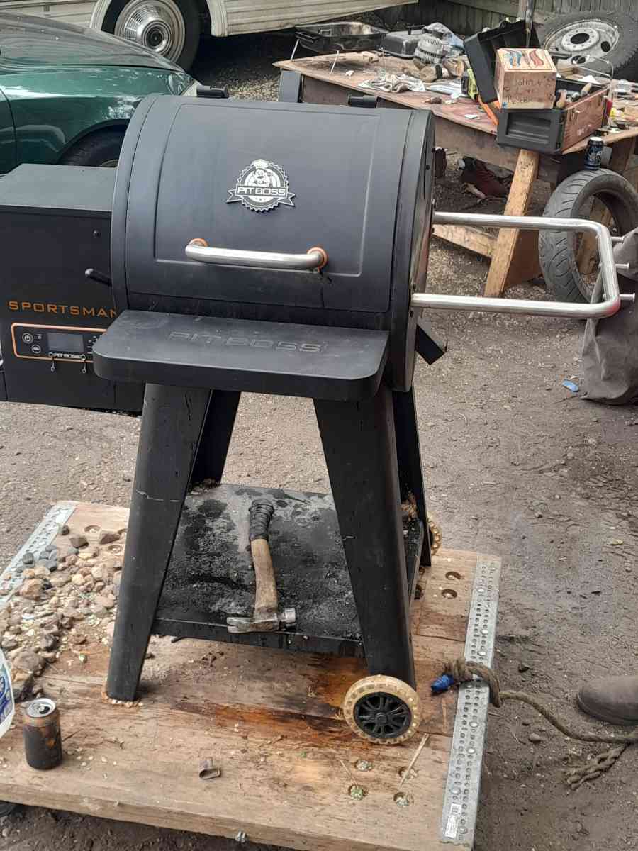 pitboss sportsman 5000 woodpellet and smoker - Eau Claire, Wisconsin - FleaMarketBay