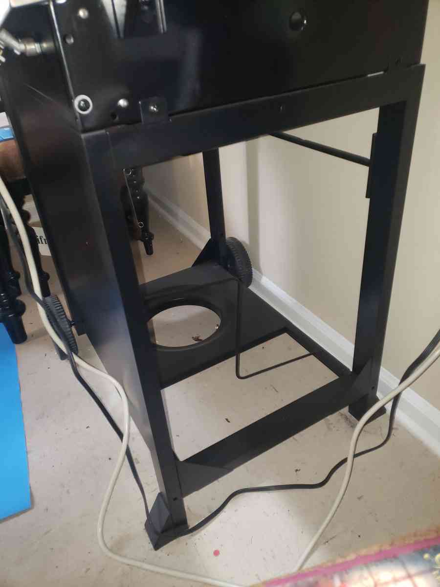 CharBroil Grill - Cumberland, North Carolina - FleaMarketBay