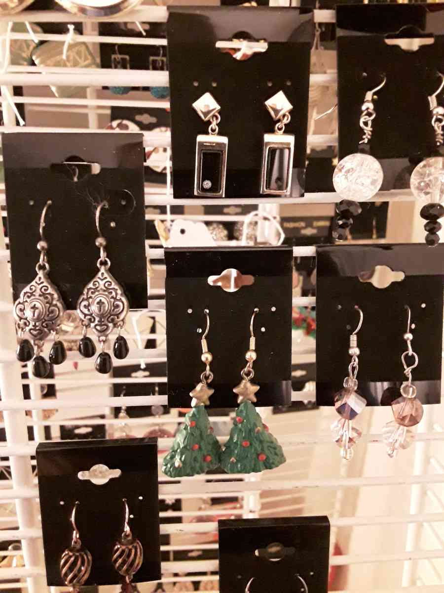 Earrings - Portland, Oregon - FleaMarketBay