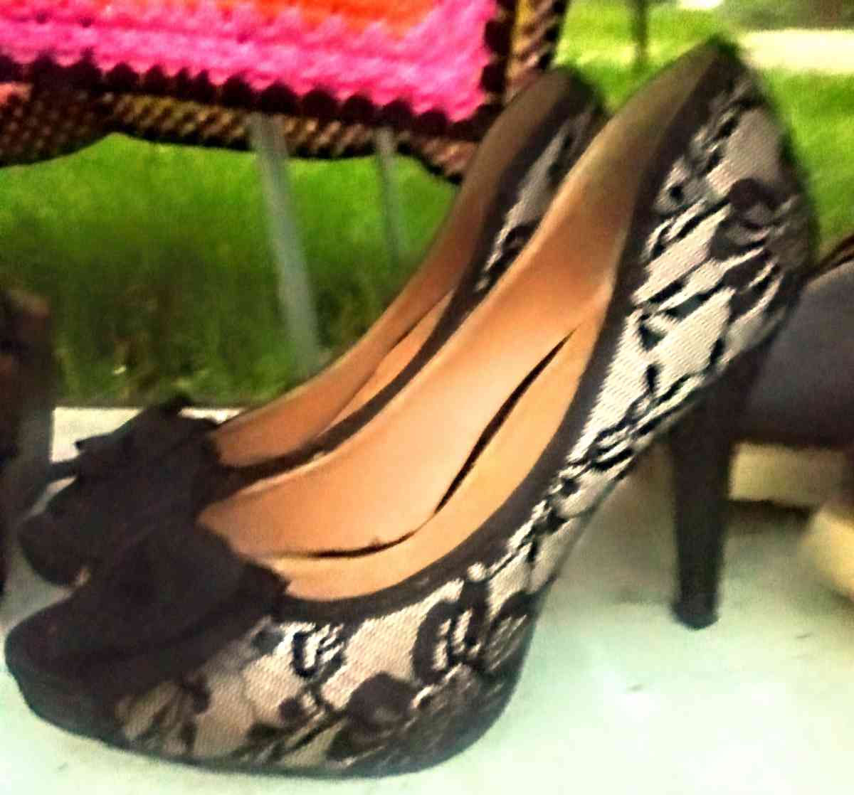 womans size 85 to size 9 heals - Alliance, Ohio - FleaMarketBay