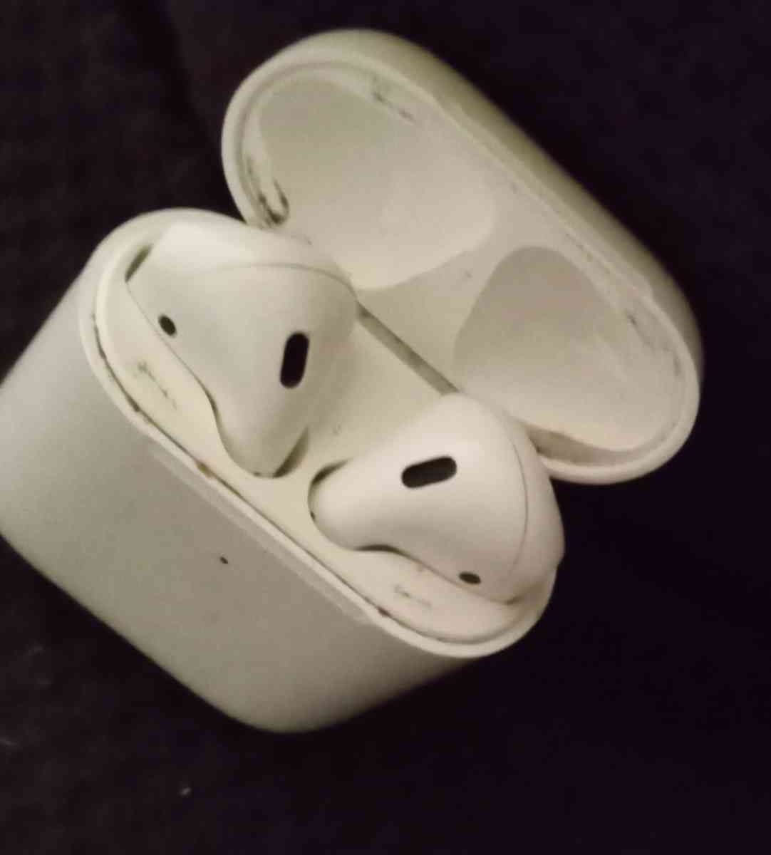 apple AirPods 1st generation - Akron, Ohio - FleaMarketBay