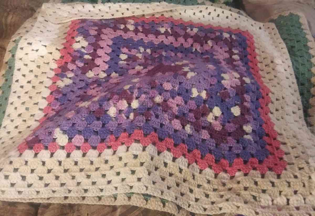 HOMEMADE CROCHETED BLANKETS - Alliance, Ohio - FleaMarketBay