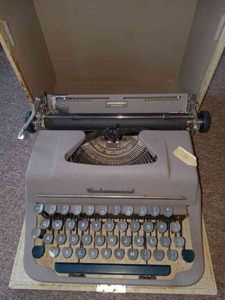 typewriter - Nanticoke, Pennsylvania - FleaMarketBay