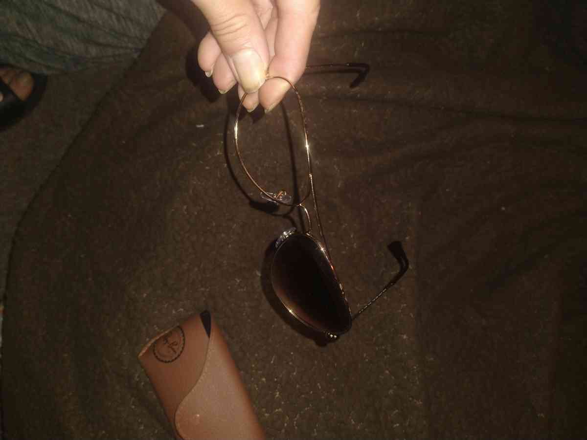 ray bans gold aviator with missing lens - San Antonio, Texas - FleaMarketBay
