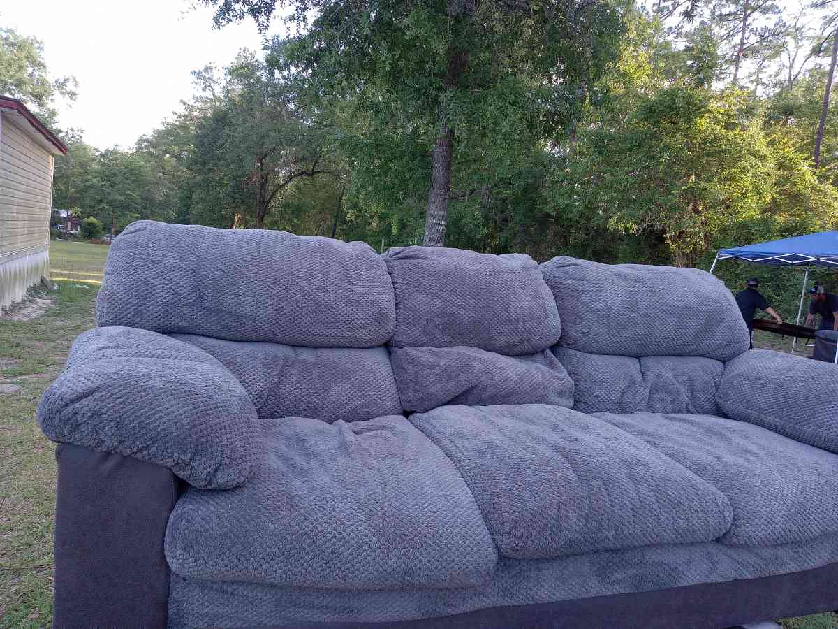 couch and love seat - Tallahassee, Florida