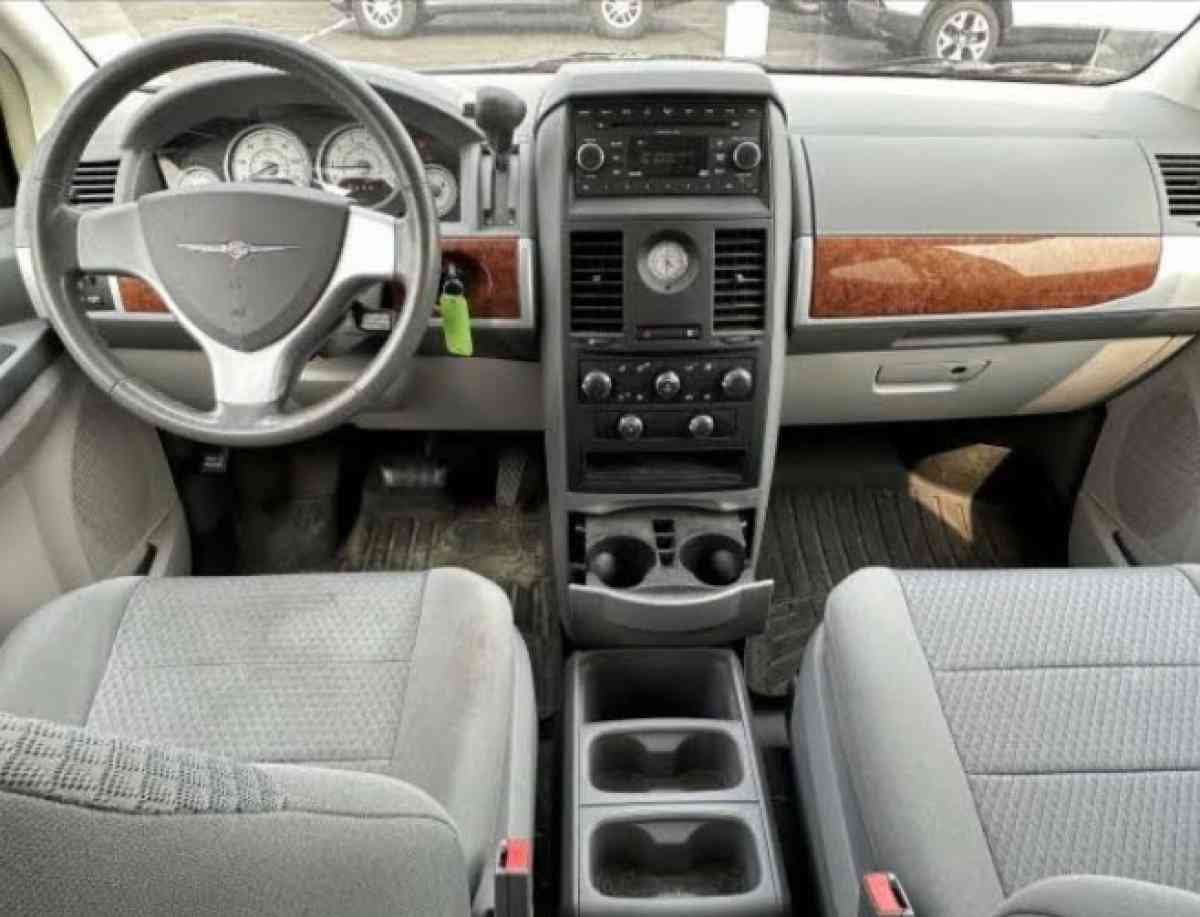 Chrysler Town and Country - San Diego, California - FleaMarketBay
