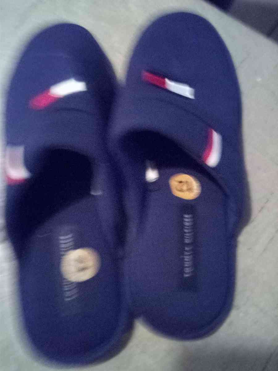 Canto slippers for men to size 12 - Jacksonville, Arkansas - FleaMarketBay