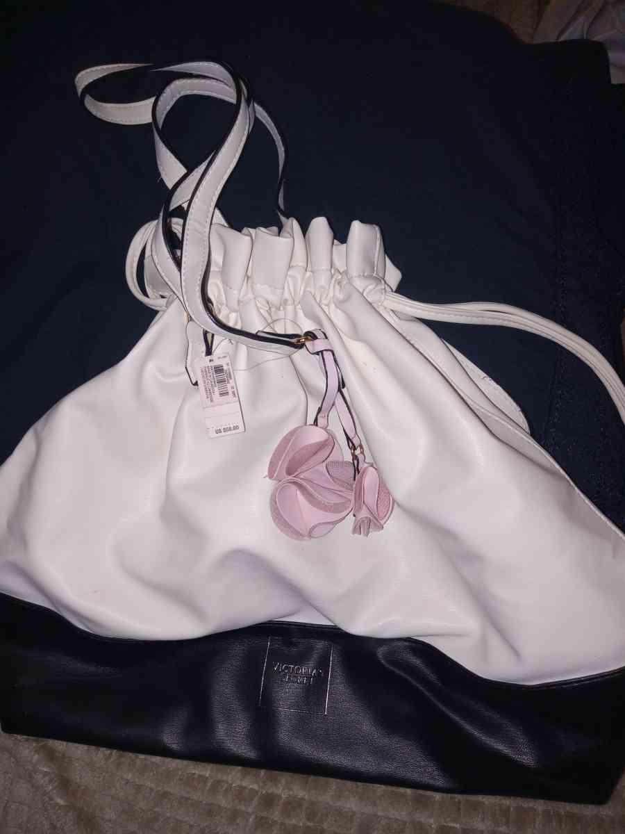 Victoria secret purse - Highlands, Texas - FleaMarketBay