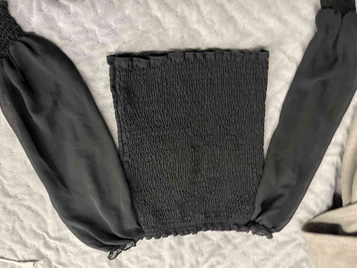 crop top - Addieville, Illinois - FleaMarketBay