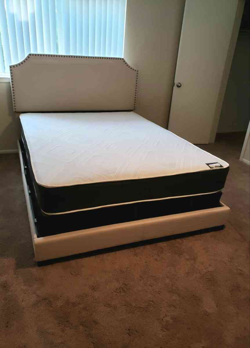 NEW QUEEN SIZE SET MATTRESS AND BOX SPRING2PCS - Lake Worth, Florida - FleaMarketBay
