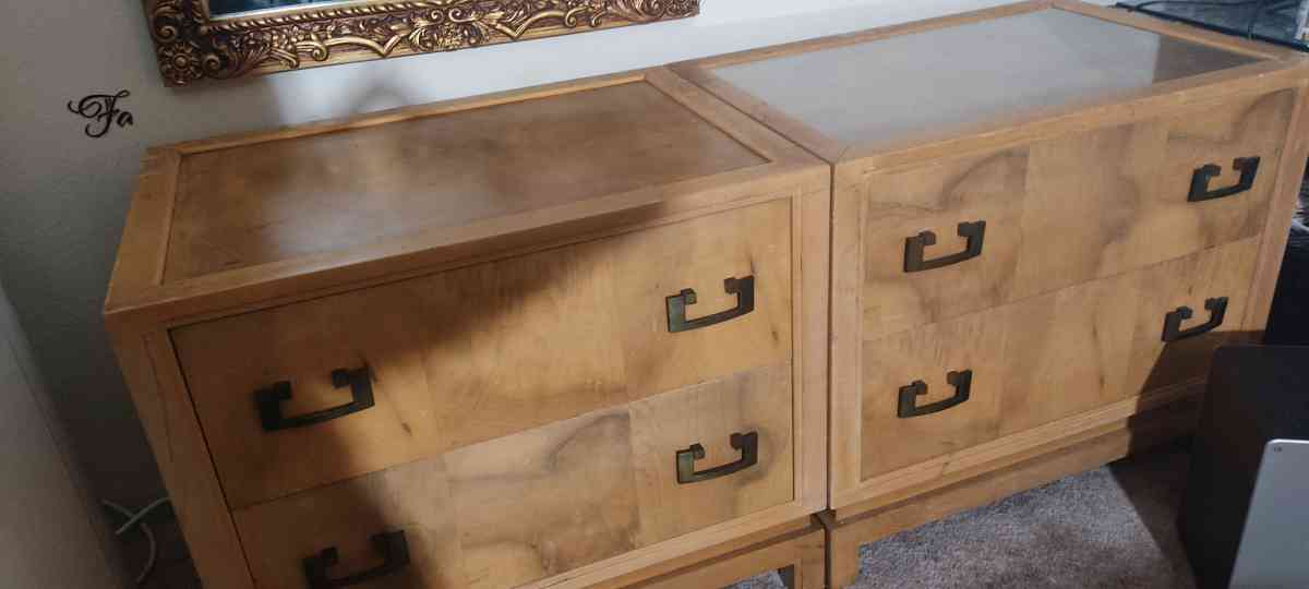 dresser antique 2 piece - Puyallup, Washington - FleaMarketBay