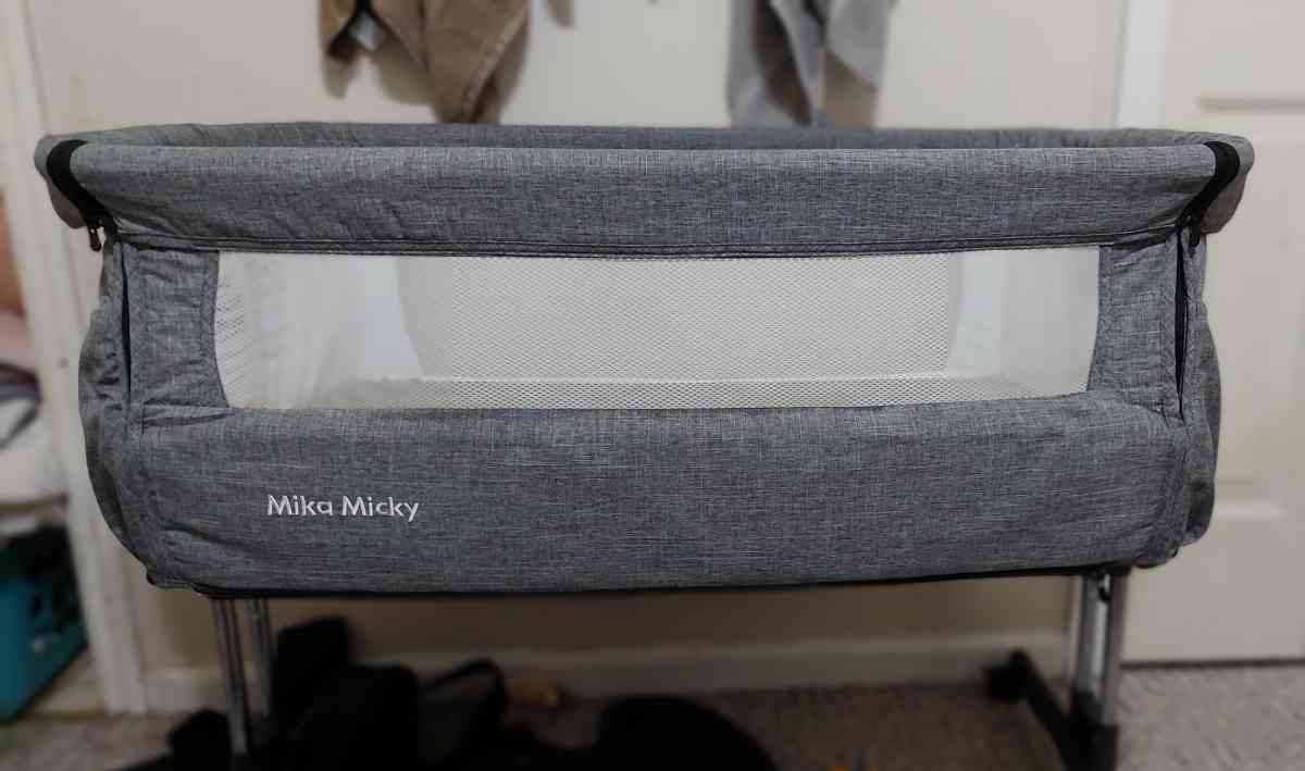 bed side bassinet - Frankfort, Kentucky