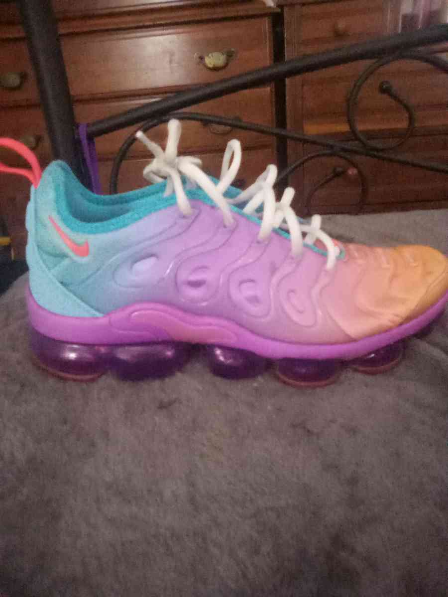 size 7 an a half - Afton, Tennessee - FleaMarketBay