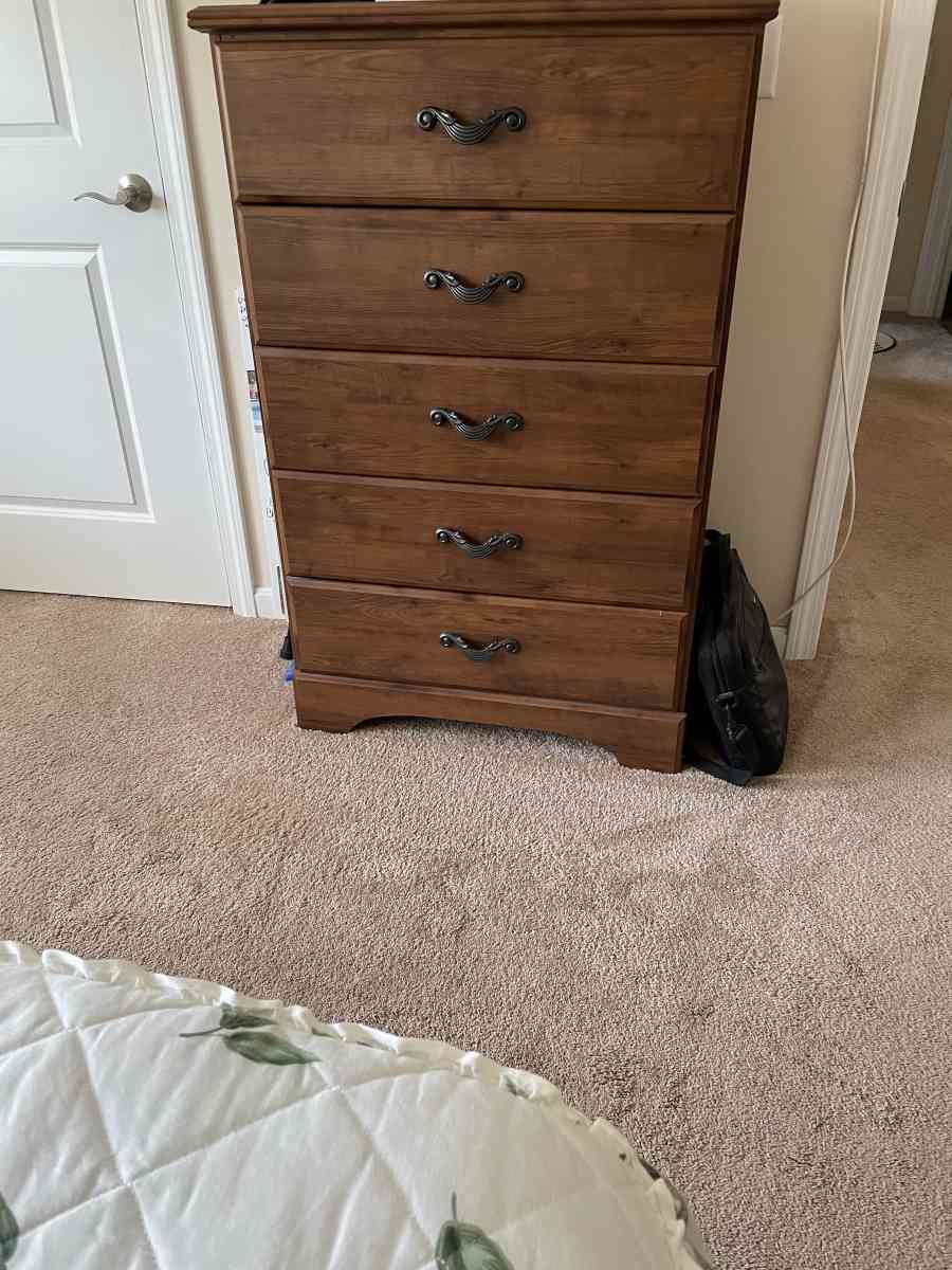 bedroom set queen with electric bed - Dracut, Massachusetts - FleaMarketBay