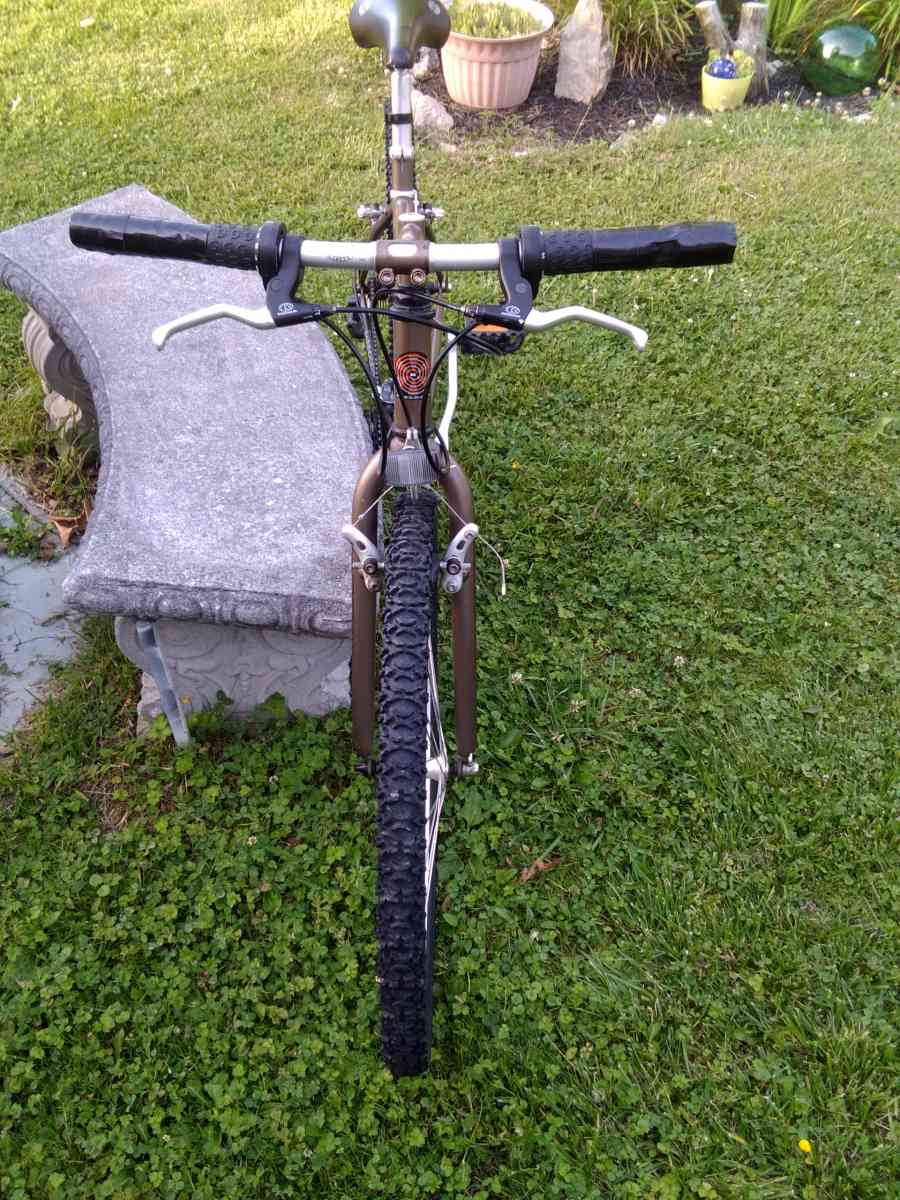 Kona light racing bike - Princeton, West Virginia - FleaMarketBay