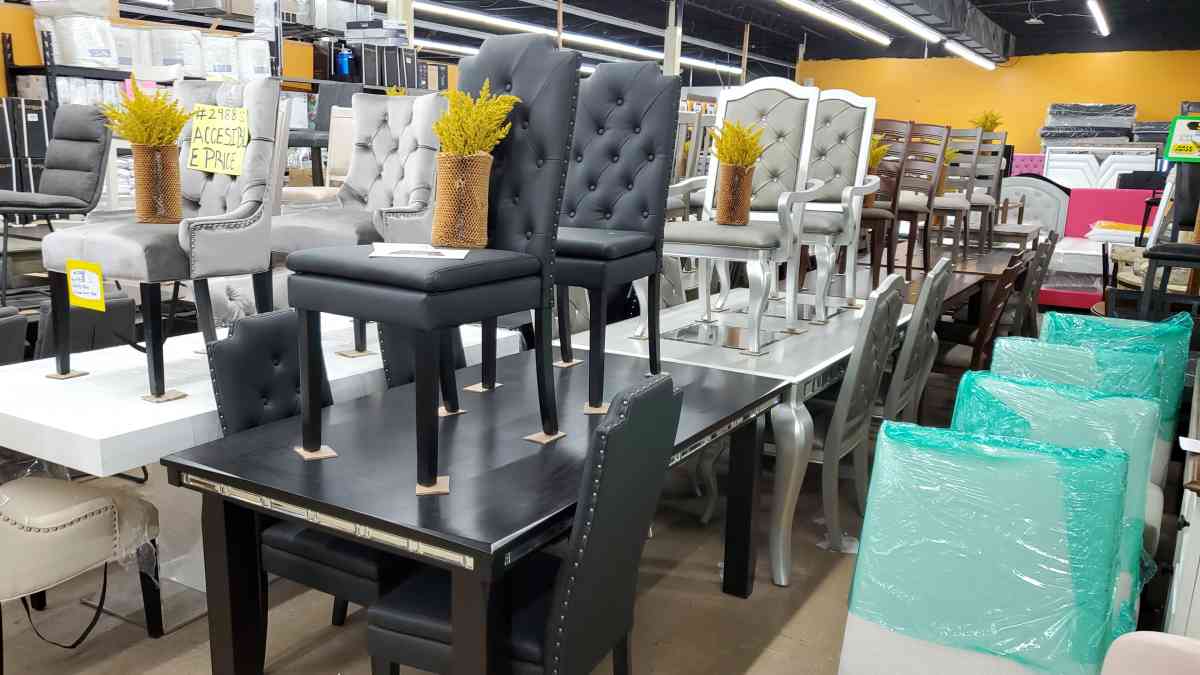 nice futon - Indianapolis, Indiana - FleaMarketBay