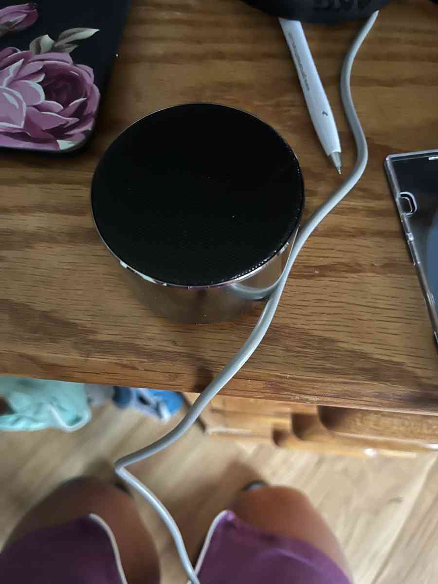 AKG Y500 Bmuetoith speaker - Oceanside, California