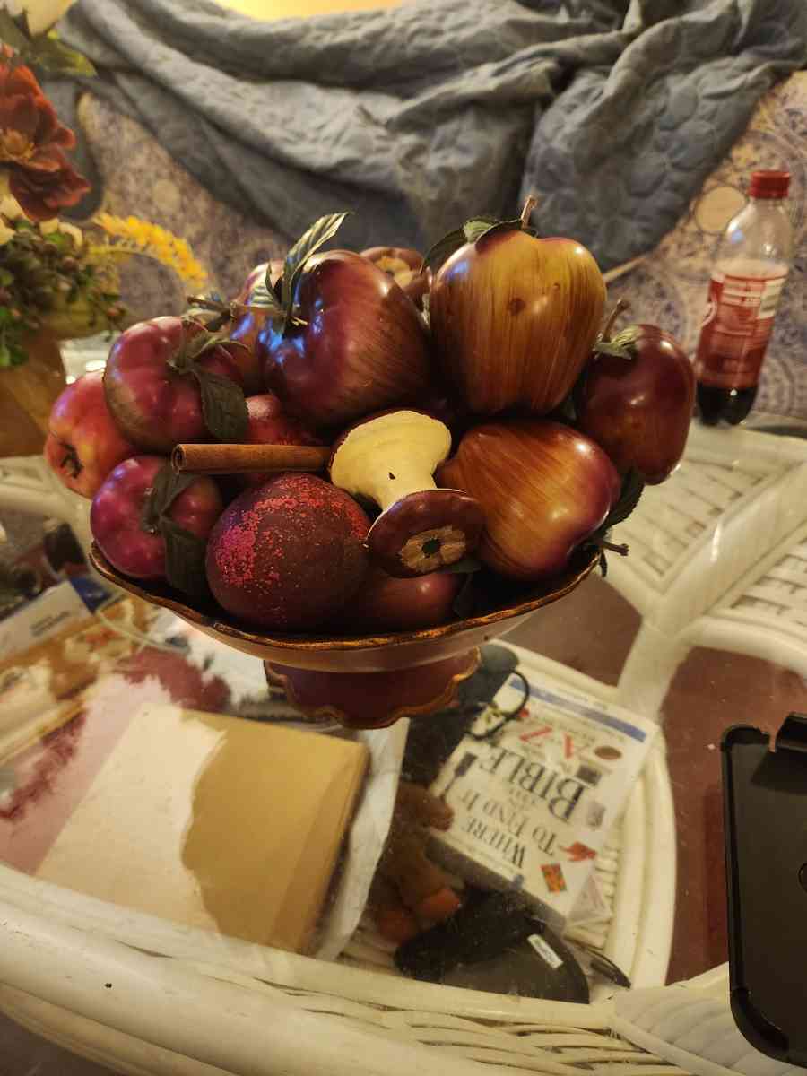 bowl and Decorative apples - Napoleon, Ohio - FleaMarketBay