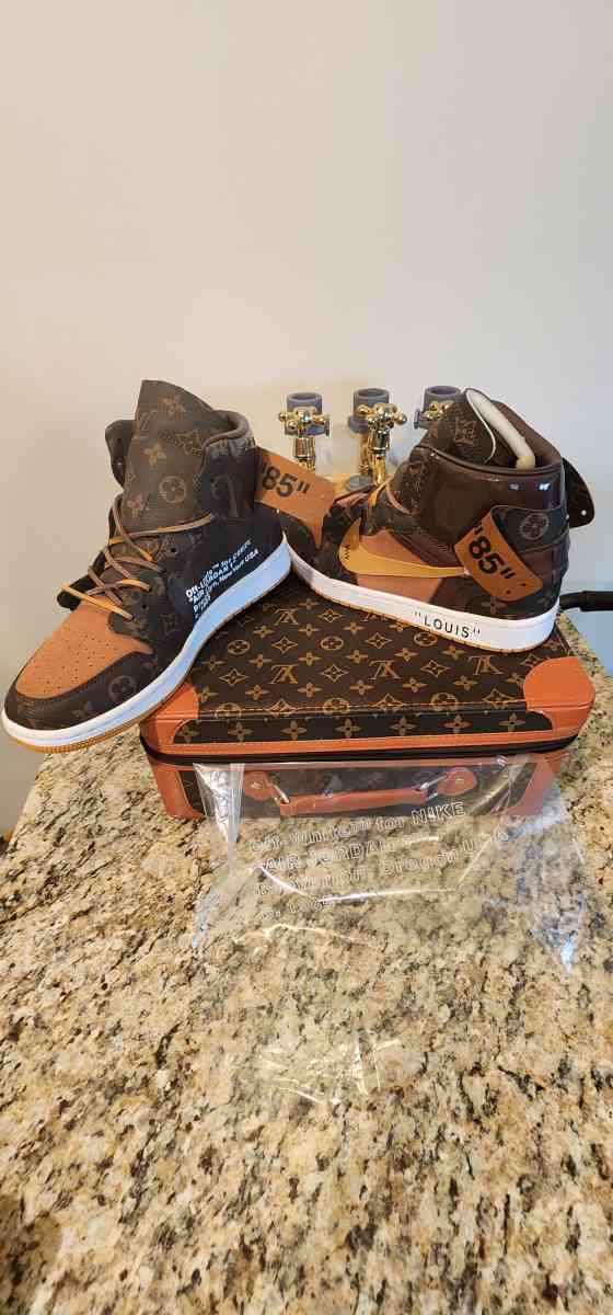 Nike sneakers - Minneapolis, Minnesota - FleaMarketBay