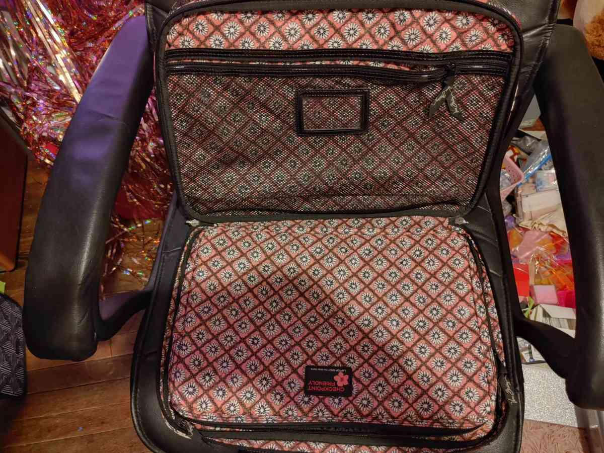 Vera Bradley - Front Royal, Virginia - FleaMarketBay