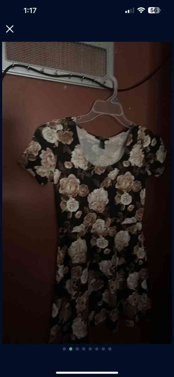 dresses - Manchester, New Hampshire - FleaMarketBay