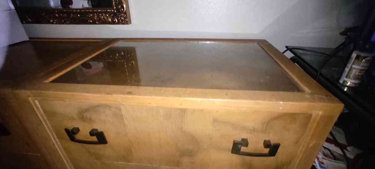 dresser antique 2 piece - Puyallup, Washington - FleaMarketBay