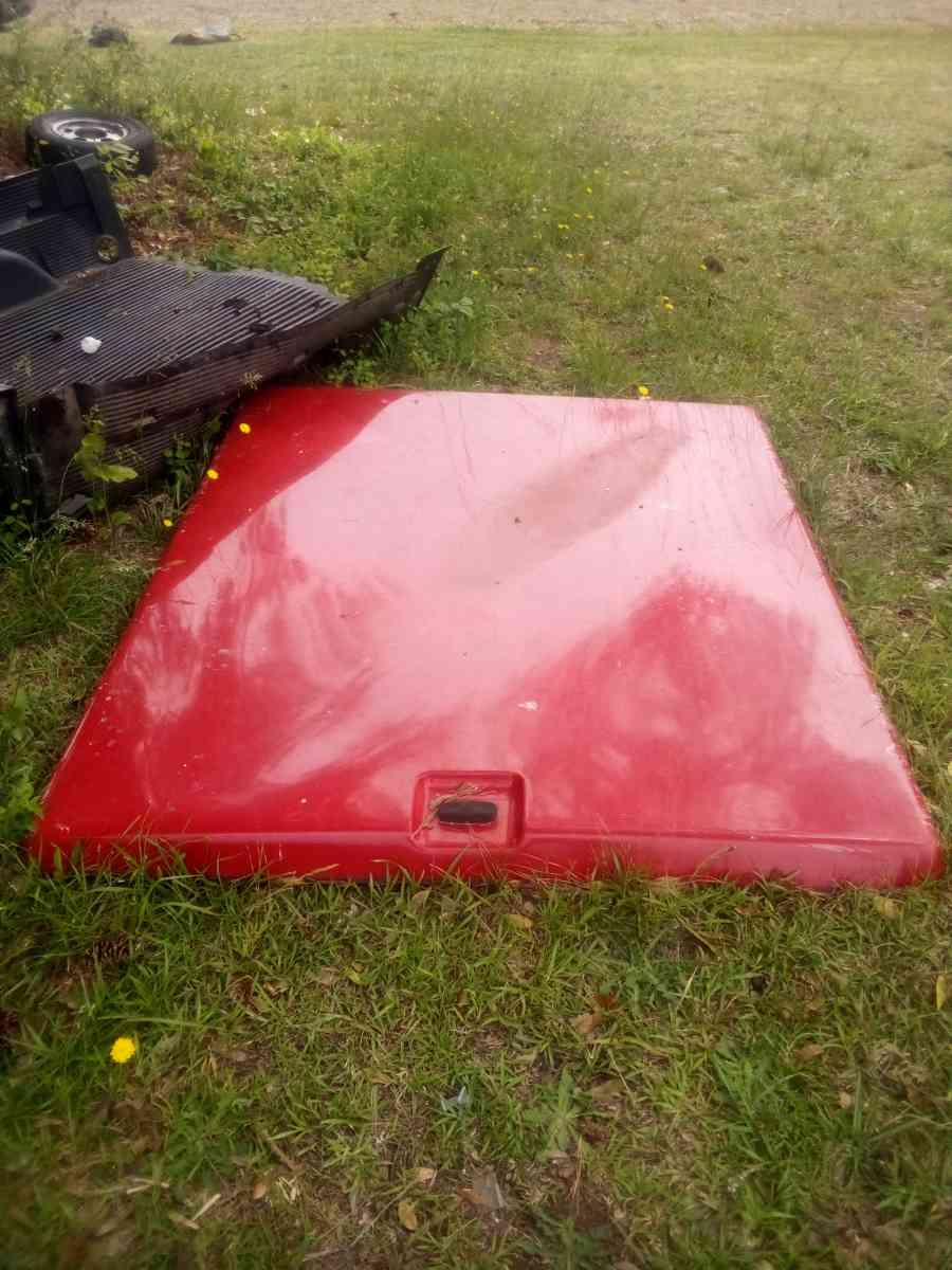 1997 Chevy 1500 Short Bed Truck Bed Cover HARD COVER - Nashville, North Carolina