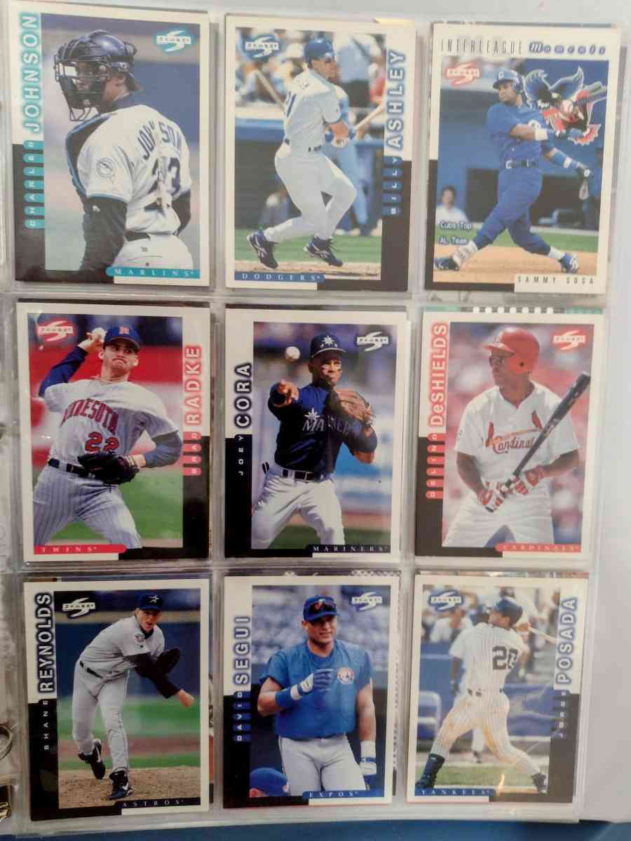 lot of 36 baseball cards