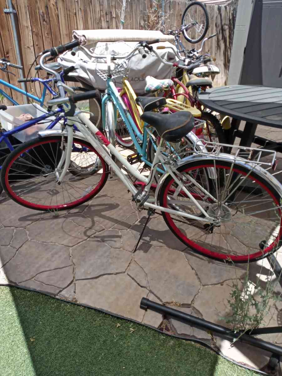 bikes 20 24 26 inches - Palmdale, California - FleaMarketBay
