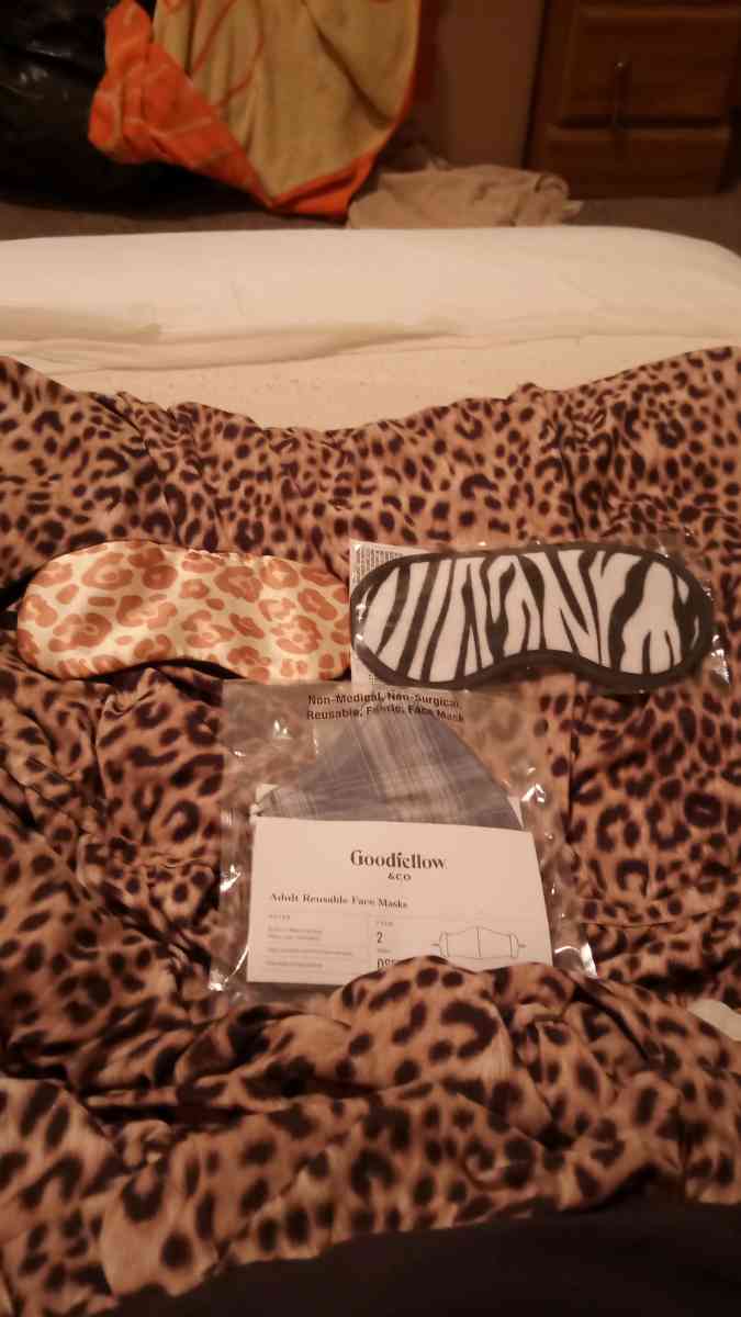 face masks - Columbus, Ohio - FleaMarketBay