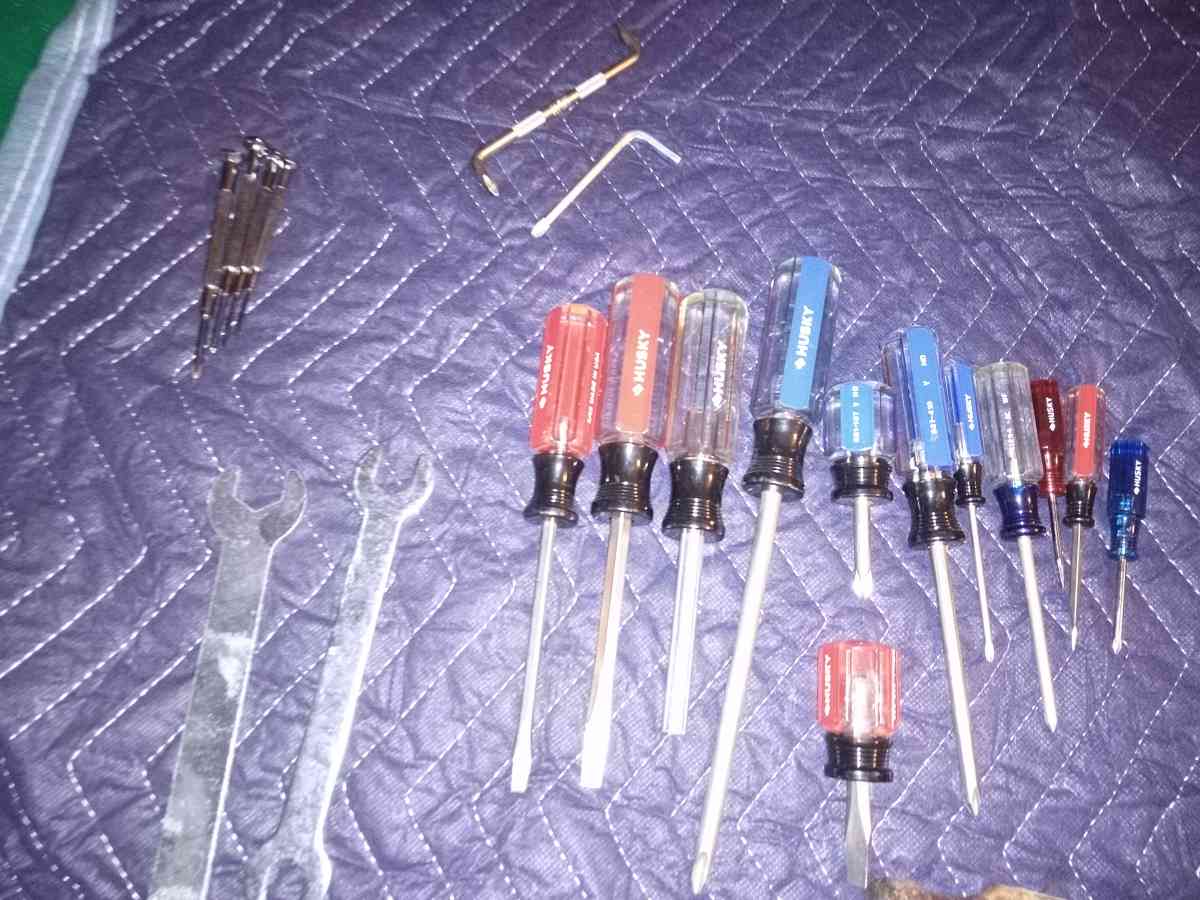 Husky tool bag with assorted tools - Austin, Texas - FleaMarketBay