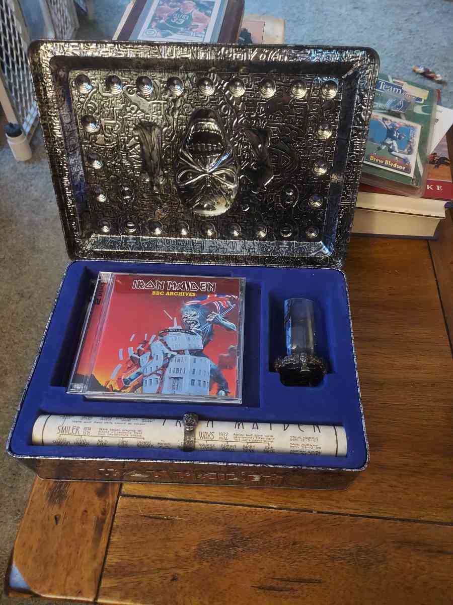 EDDIES ARCHIVE - Leicester, Massachusetts - FleaMarketBay