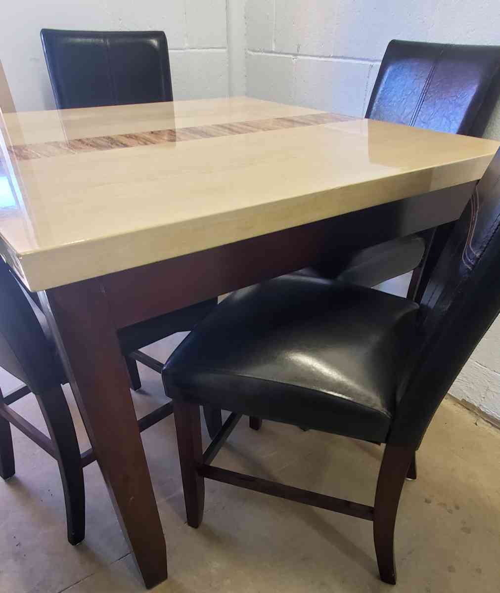 Dining set - Las Vegas, Nevada - FleaMarketBay