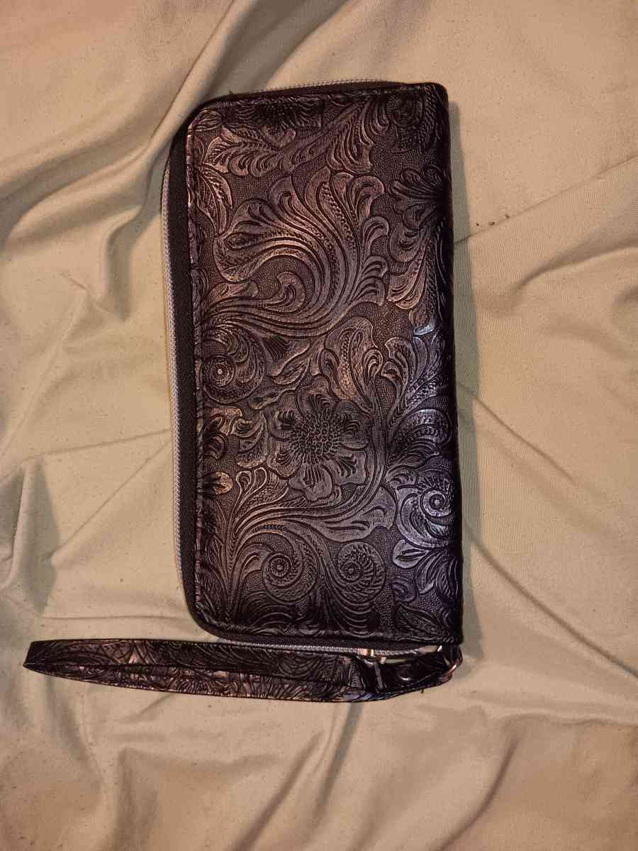 wallet - Charlotte, North Carolina